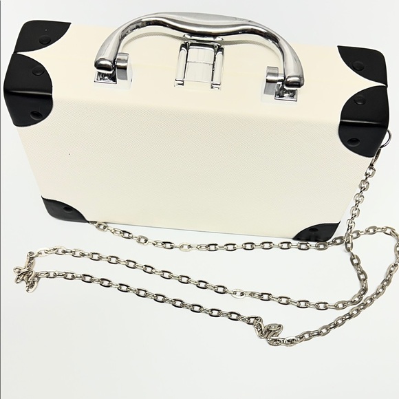 Crossbody Boombox Bag White and Black Silver Chain 90’s Party - Picture 3 of 4